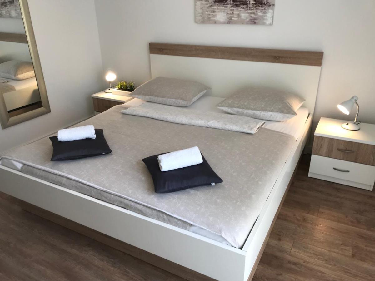 Apartment & Rooms Riva 沃迪切 外观 照片