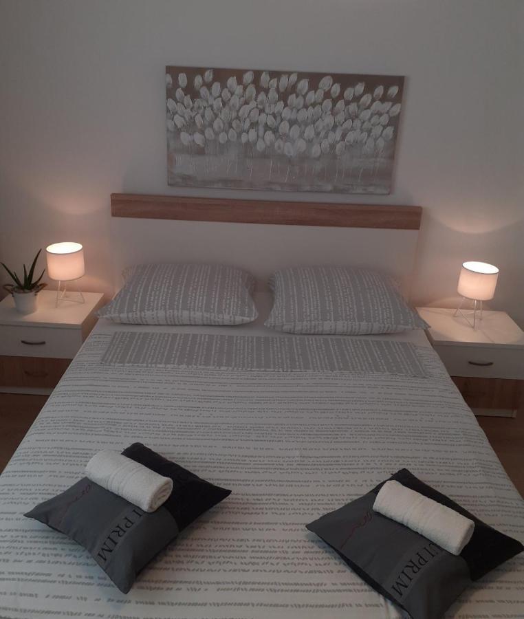 Apartment & Rooms Riva 沃迪切 外观 照片