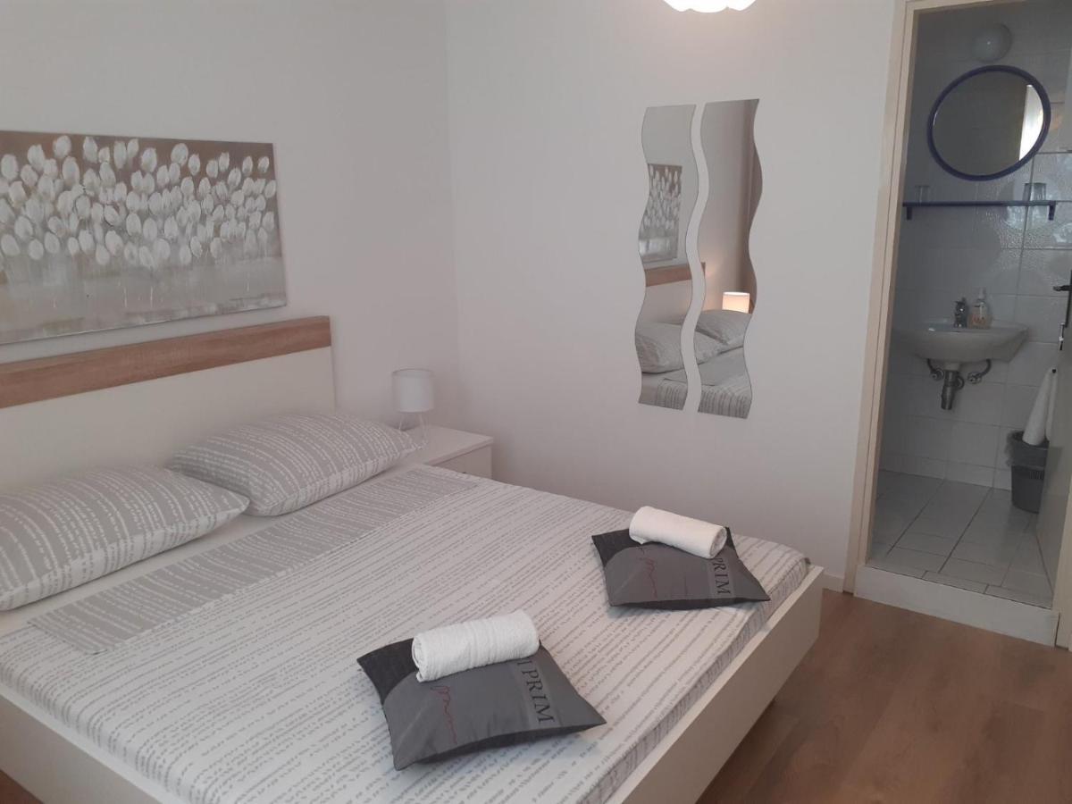 Apartment & Rooms Riva 沃迪切 外观 照片
