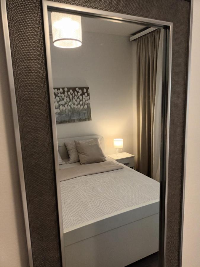 Apartment & Rooms Riva 沃迪切 外观 照片