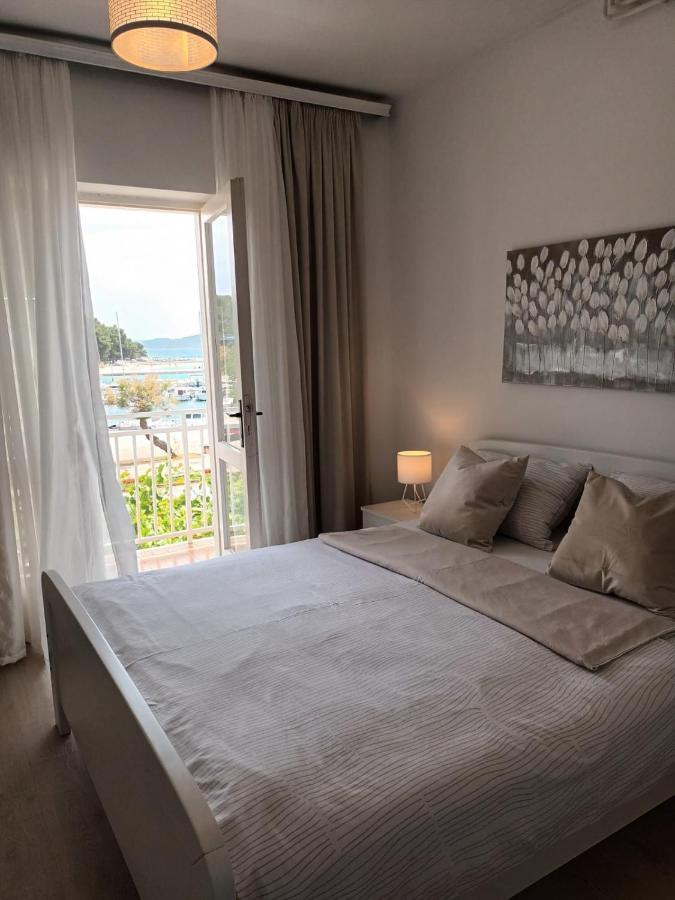 Apartment & Rooms Riva 沃迪切 外观 照片