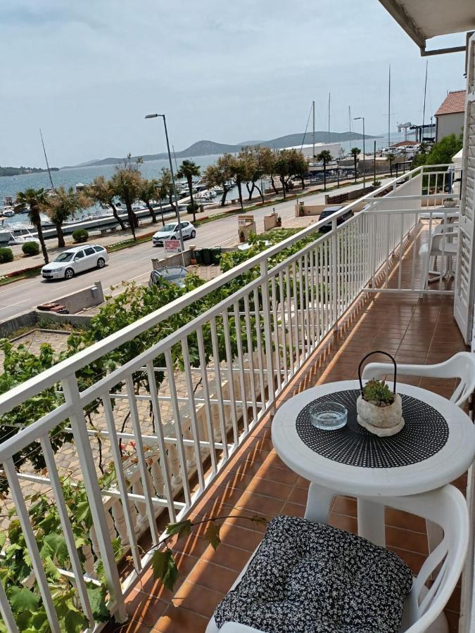 Apartment & Rooms Riva 沃迪切 外观 照片