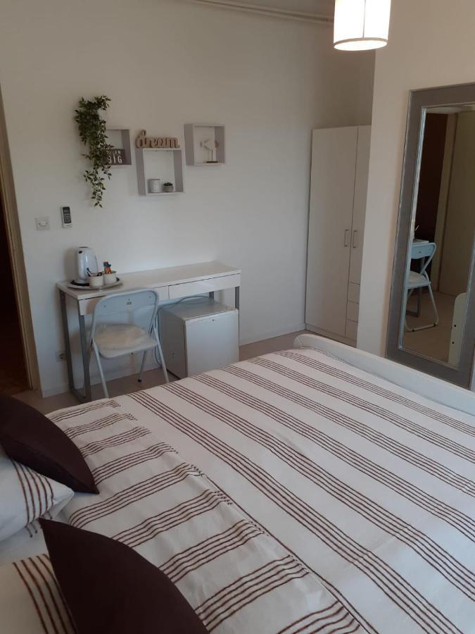 Apartment & Rooms Riva 沃迪切 外观 照片