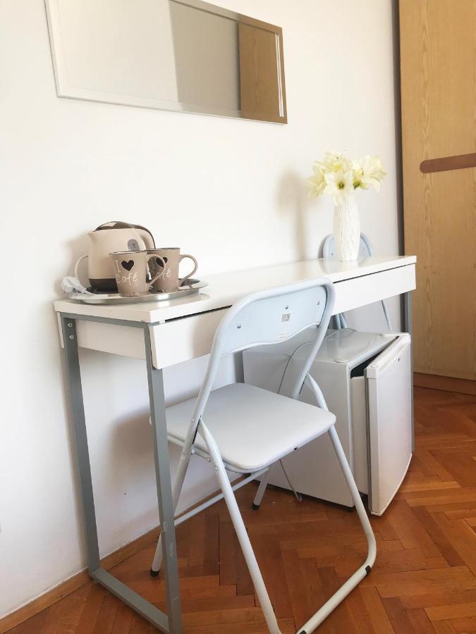 Apartment & Rooms Riva 沃迪切 外观 照片