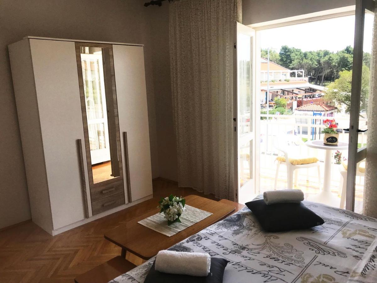 Apartment & Rooms Riva 沃迪切 外观 照片
